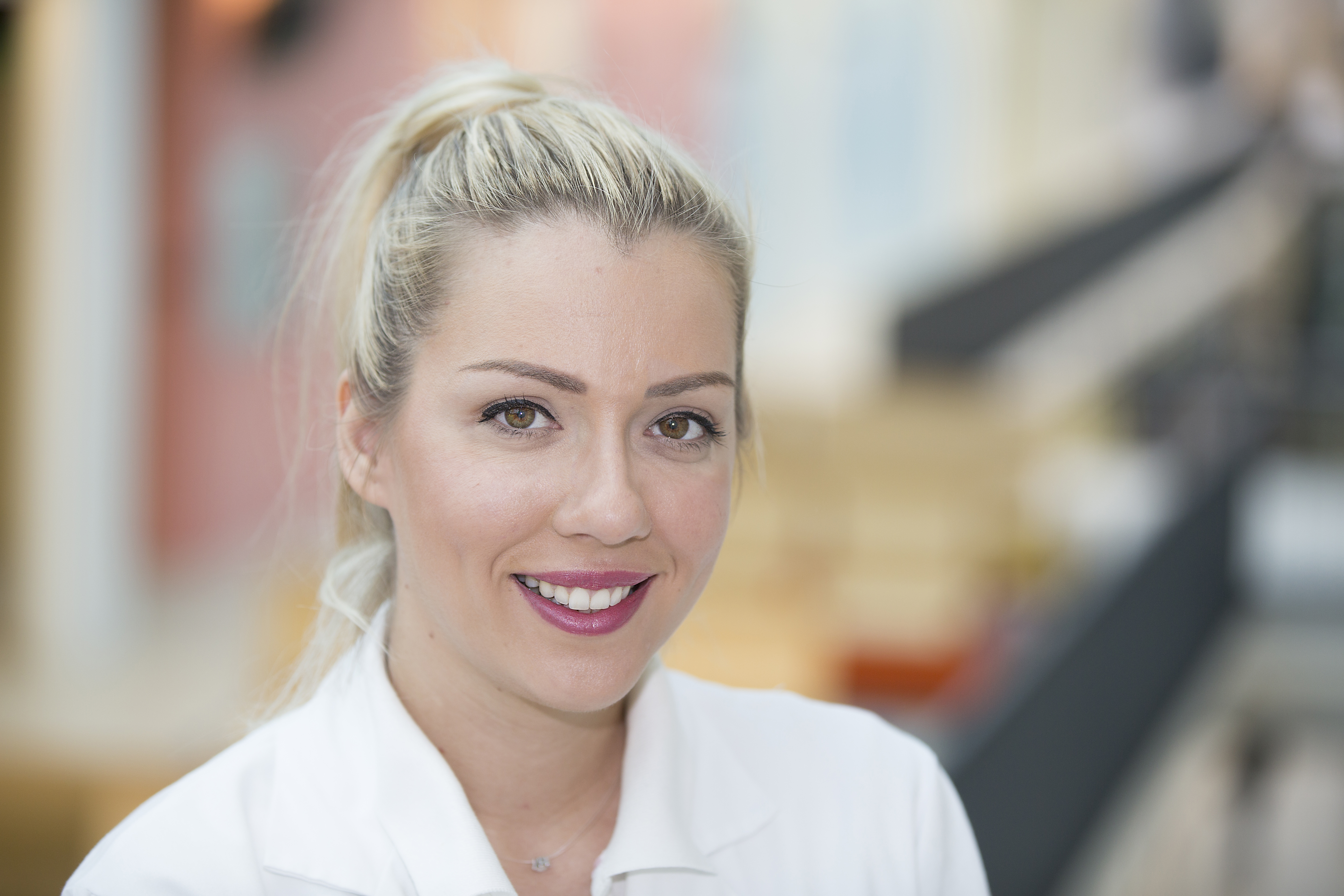 Dr.in Anja Jankovic-Pejicic, Leiterin der Spezialambulanz Bleaching Dr.in Anja Jankovic-Pejicic, Leiterin der Spezialambulanz Bleaching