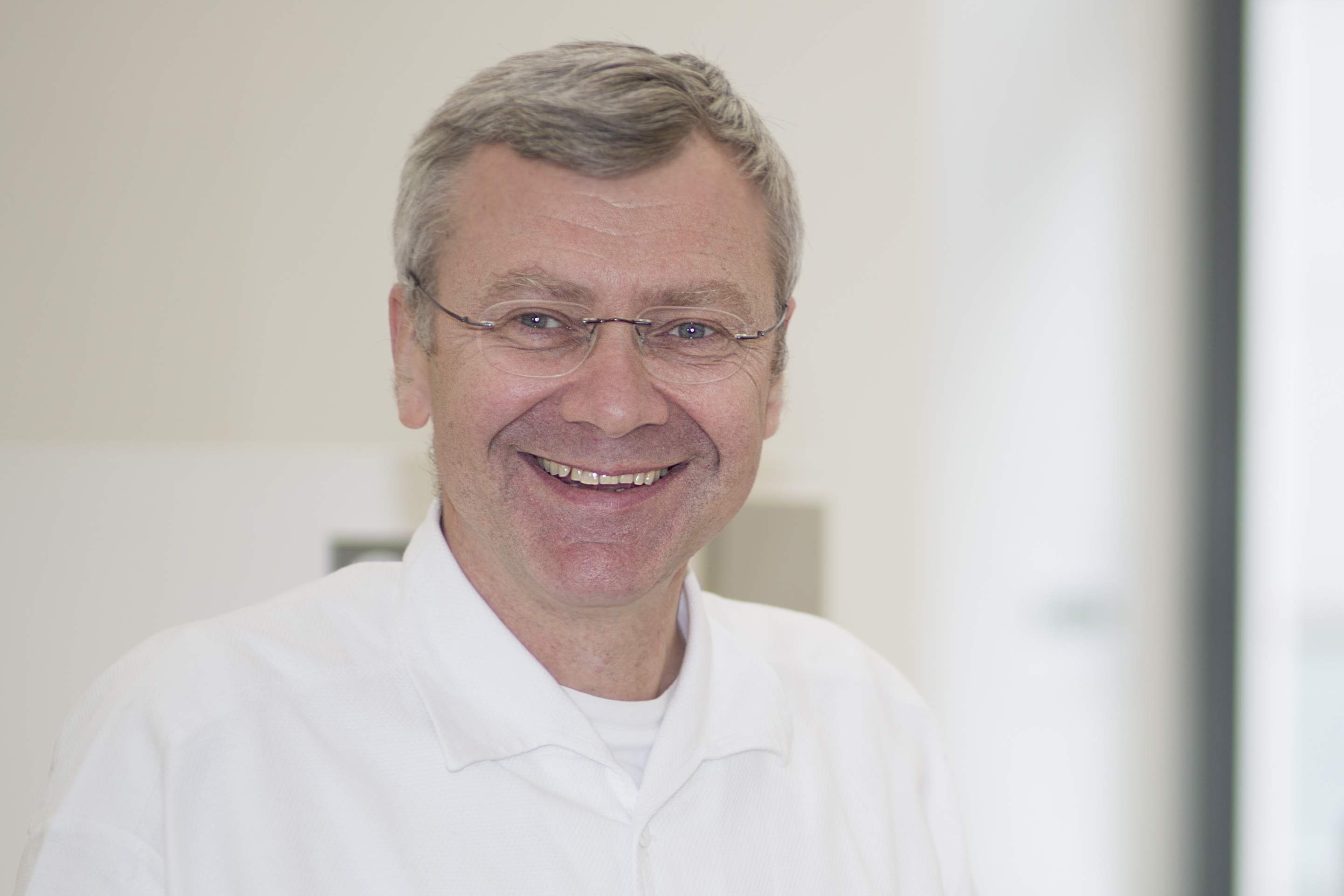 Ao.Univ. Prof. DDr. Christian Ulm, Leiter der Spezialambulanz Implantologie