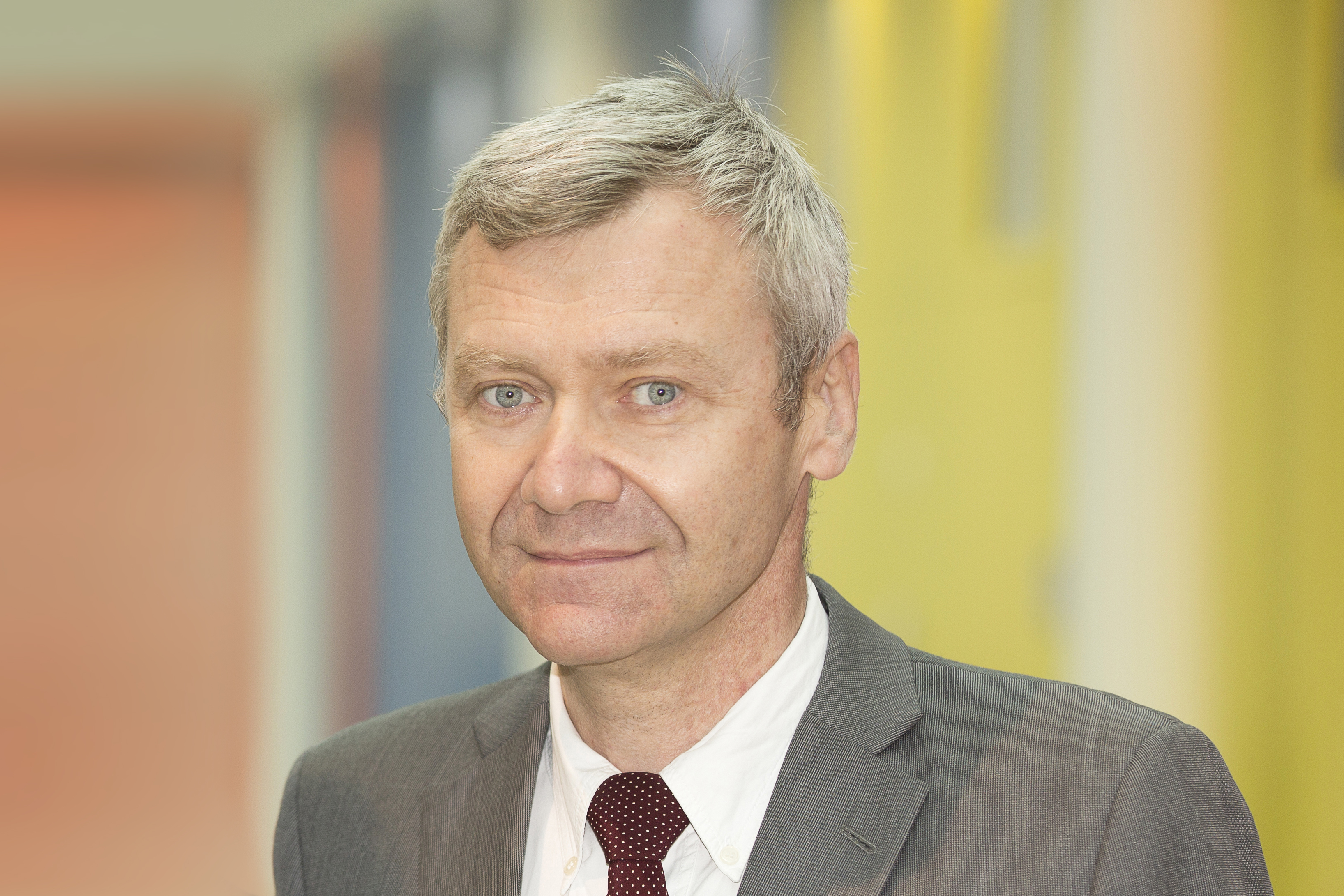 Ao.Univ. Prof. DDr. Christian Ulm, Leiter des Fachbereichs Orale Chirurgie Ao.Univ. Prof. DDr. Christian Ulm, Leiter des Fachbereichs Orale Chirurgie