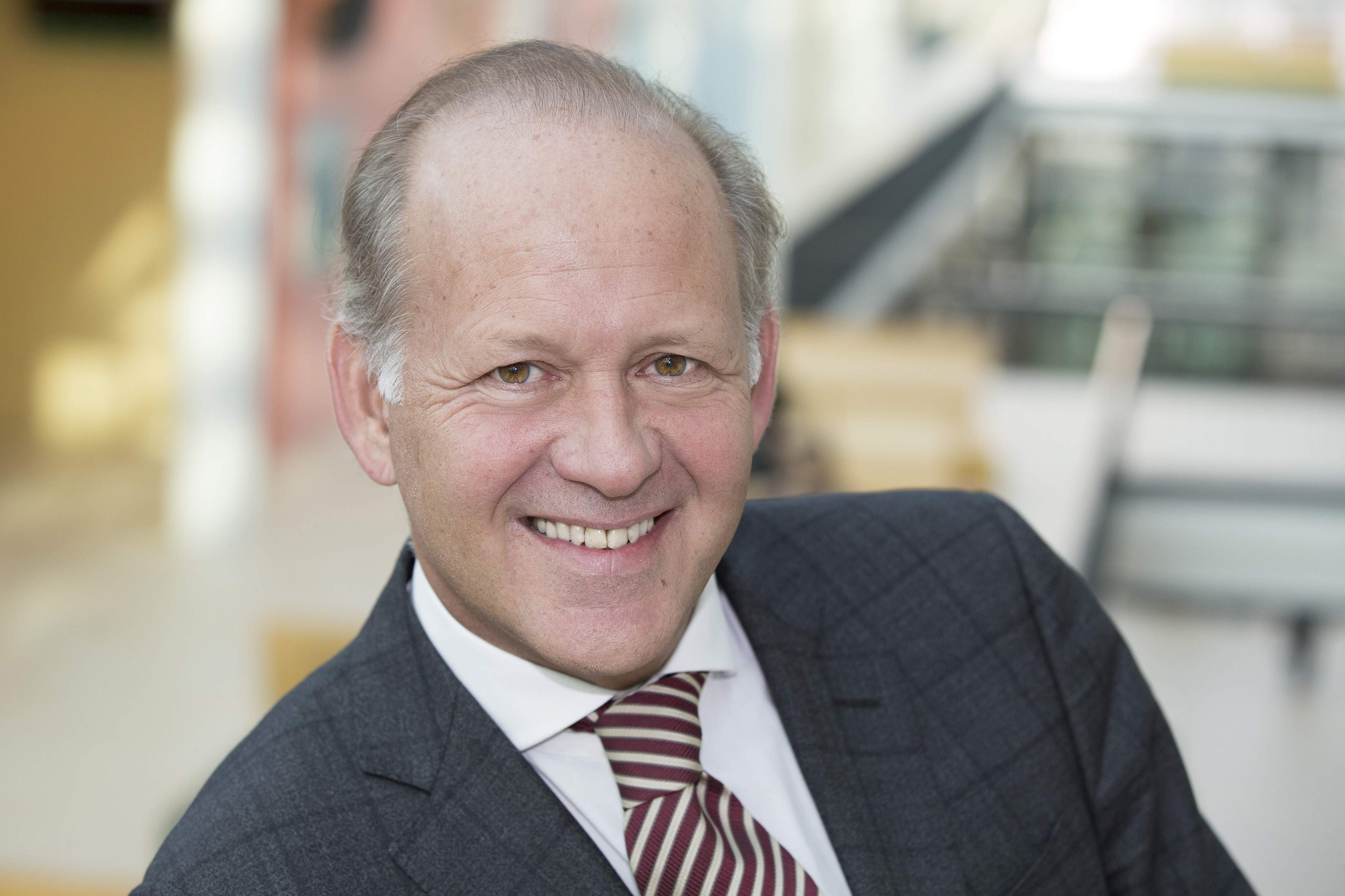Univ. Prof. DDr. Andreas Moritz, Leiter des Fachbereichs Parodontologie Univ. Prof. DDr. Andreas Moritz, Leiter des Fachbereichs Parodontologie